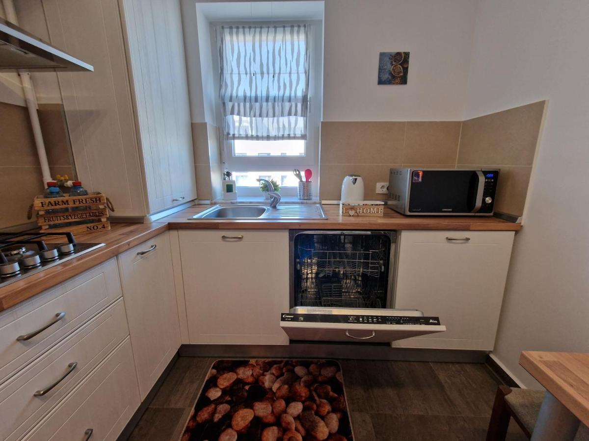 Mei Brasov Luaran gambar