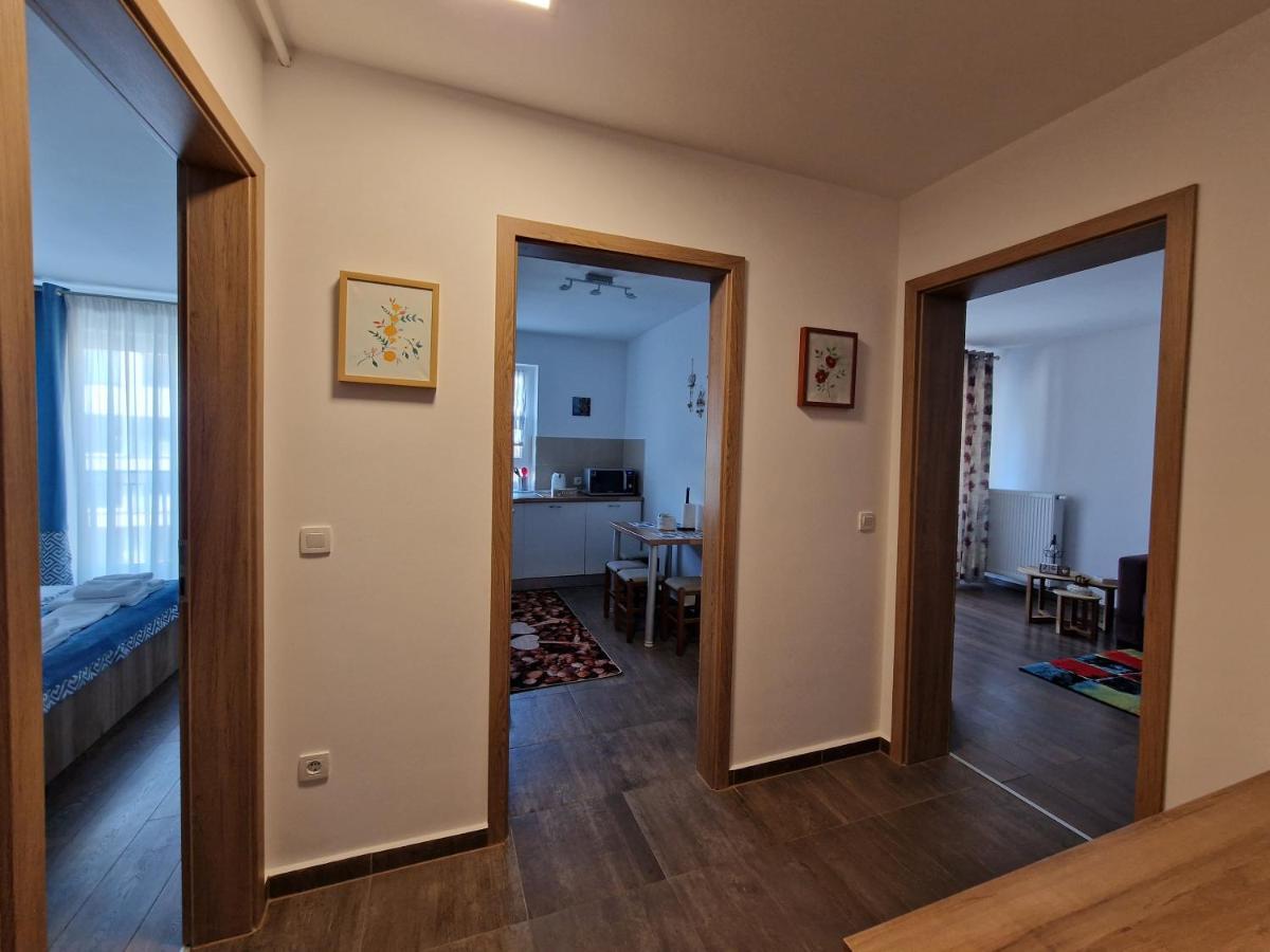 Mei Brasov Luaran gambar