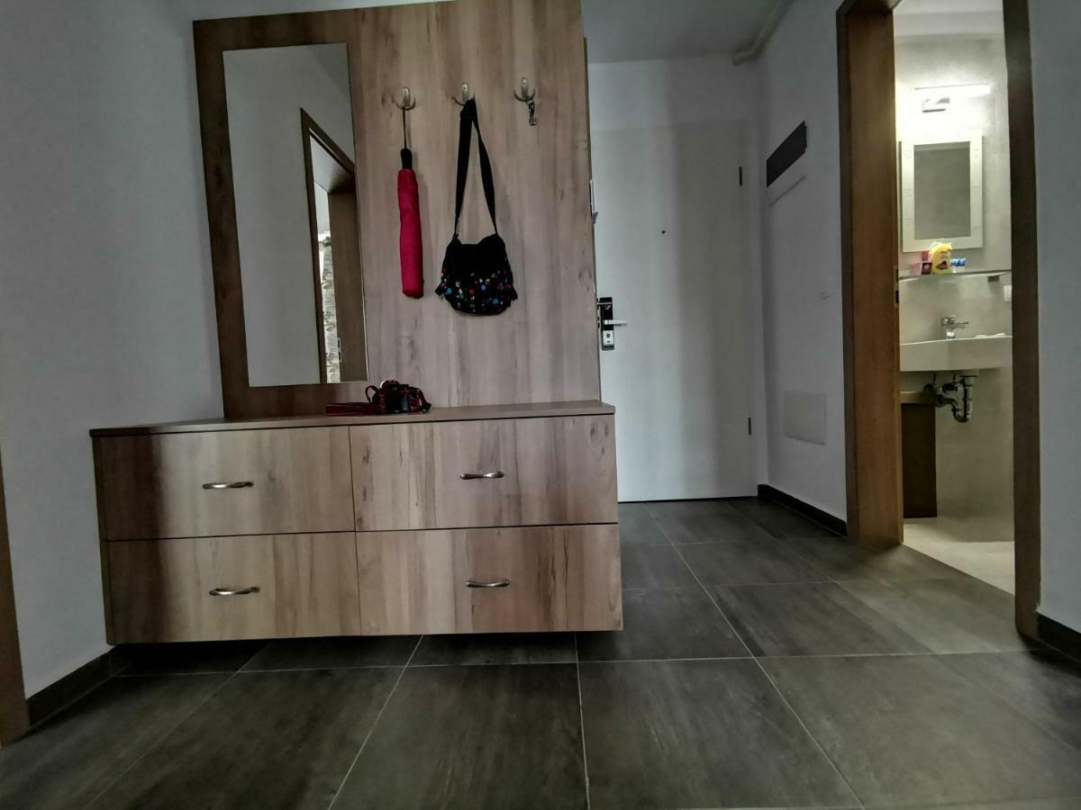 Mei Brasov Luaran gambar